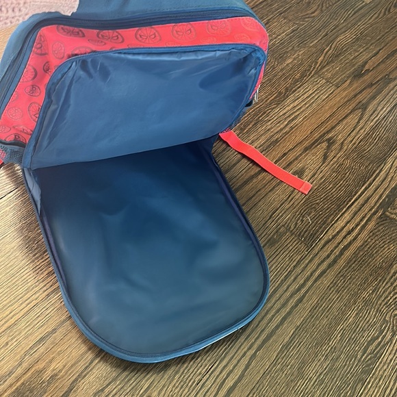 Marvel- Hard Shell- BackPack - Picture 5 of 7